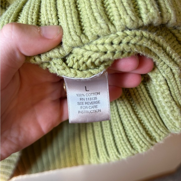 Pastel/pea green cable knit sweater - Picture 6 of 9